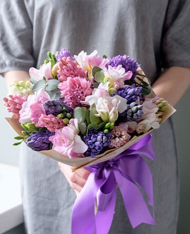 Бесплатная доставка цветов в Петергофе